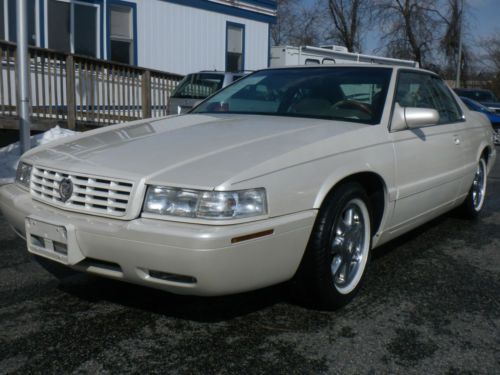 2001 cadillac eldorado etc coupe 2-door 4.6l, clean carfax, white diamond!