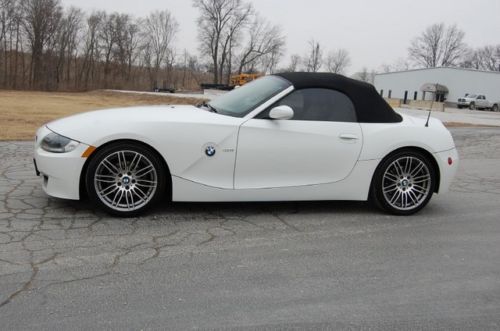 Roadster convertible 6sp manual 2dr heated seats 3.0l 61k miles make offer nice
