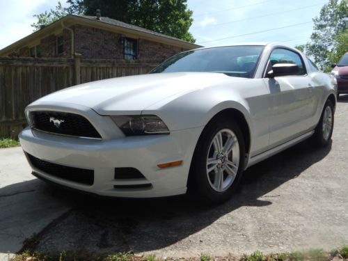 2014 mustang coupe white, black leather 6 speed
