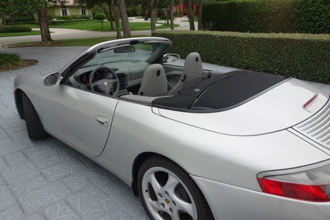 911 carrera very low mileage one owner 6 spd convertible
