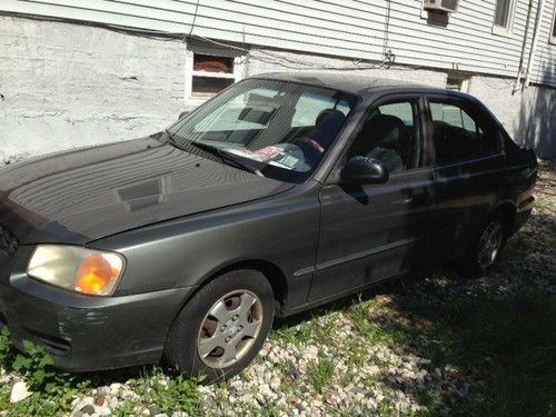 2001 hyundai accent in good condition