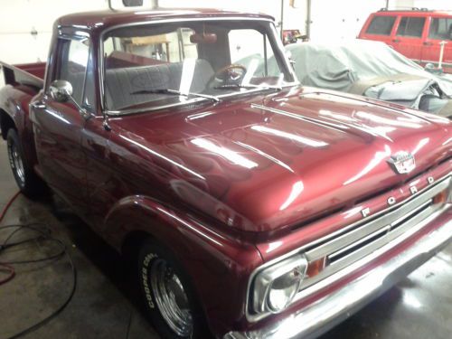 Ford f-100 from texas, styleside, stepside, short bed.. no rust, v-8, auto, b&amp;m