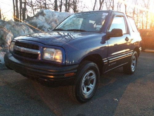 1999 chevy tracker 4x4 * 5-speed * 4cylinder * convertible * no reserve !!!!!!!!