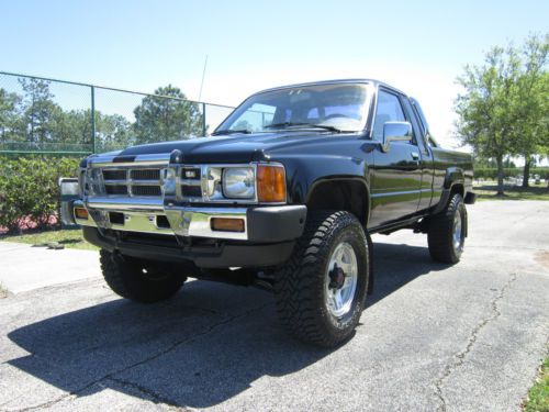 1986 toyota pickup extracab sr5 4wd 5 speed 4 cylinders 22re