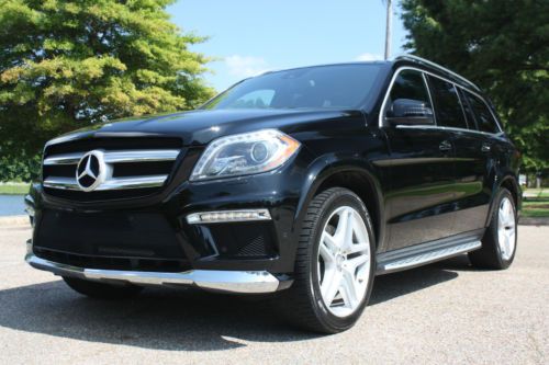 The boss&#039;s car!  one owner gl550 with designo leather, p01, panorama roof, more