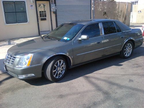 2007 dts performance package  1 of a kind (13,300 miles)