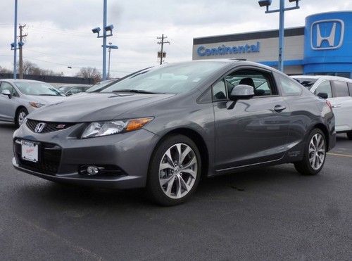 Si coupe navigation 6 speed sunroof honda certified only 4k miles must see!!!!!!