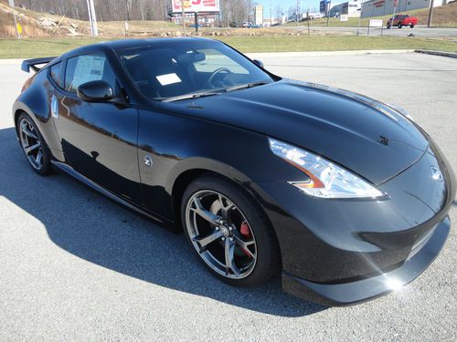 Brand new 2013 nissan 370z nismo 6-speed manual magnetic black paint bose audio
