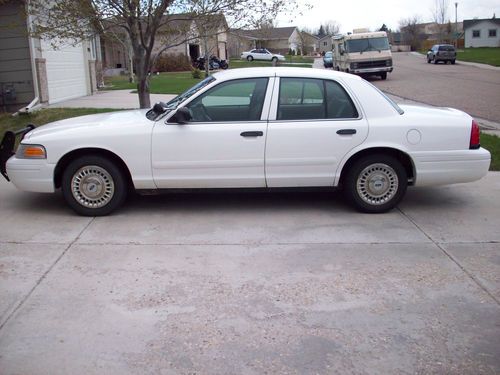 Ford: crown victoria