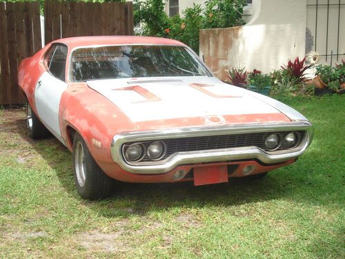1971 roadrunner #'s matching 340 auto red with white interior 3.23 sure grip
