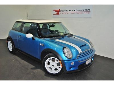 Mini cooper s - 6-speed manual transmission - fully optioned - cool looking car!