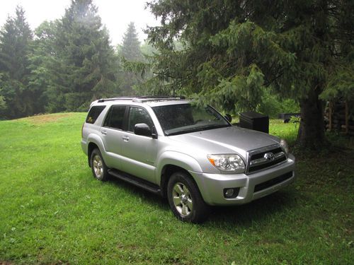 2006 toyota 4wd 4runner sr5 excellent condition with extra set of winter tires