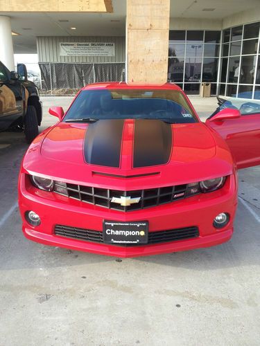 Fully loaded 2012 camaro 2ss/rs red with black racing stripes