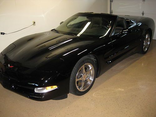 Black on black on black corvette convertible,low miles 32561,looks like new