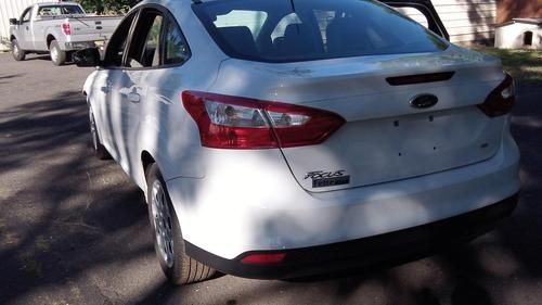 2012 ford focus se repairable rebuildable ez fix wrecked salvage sync bluetooth