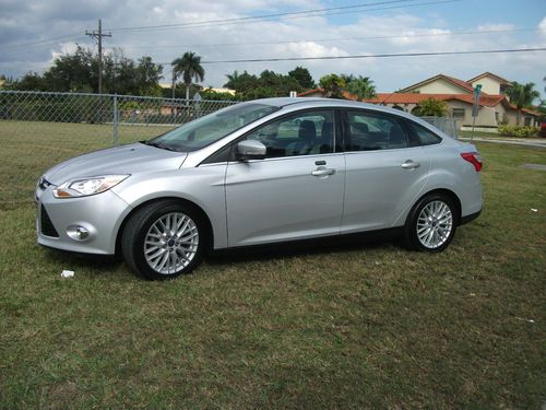 2012 ford focus sel 4 door leather alloy wheels only 8,600 miles
