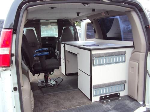 Chevrolet 04 full size van mobile office desk or cargo v6 clean white 8dr rare