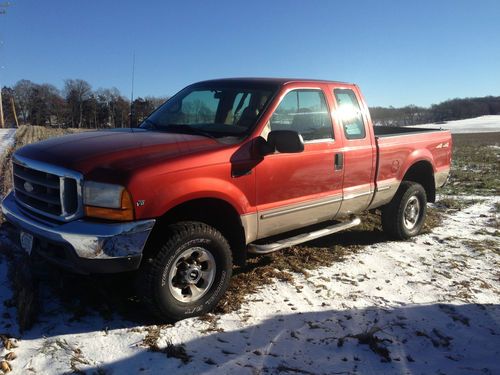Sharp 4wd lariat in great condition