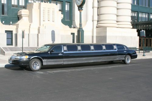 2000 lincoln town car  limousine 4.6 l v8 180 super stretch by ultra