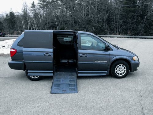Van wheelchair handicap braun power ramp dodge grand caravan  2001 transfer seat