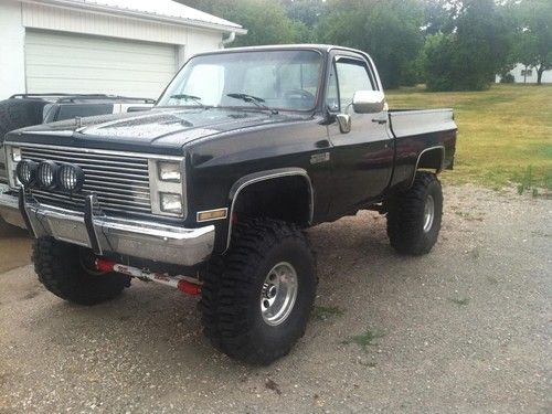 Lifted 1986 gmc sierra classic. great condition