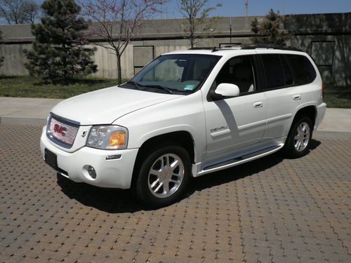 2007 gmc envoy denali fully loaded very clean 4x4  great deal dvd must sell !!!!