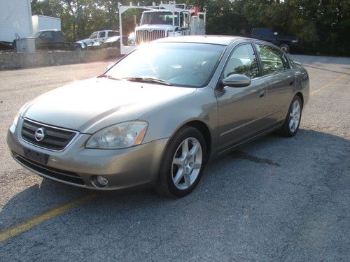 Extra clean! loaded up! leather roof bose all power low low miles 127k nice car!