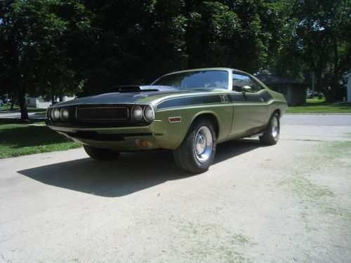 1970 dodge challenger t/a auto. original engine, carbs, distributor, rear, tags