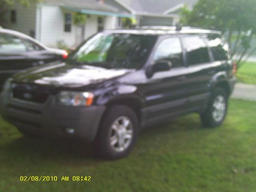 2003 ford escape xlt black, grey leather, sunroof, new brakes and alignment!