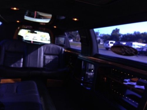 Krystal 10 passenger lincoln limo, limousine