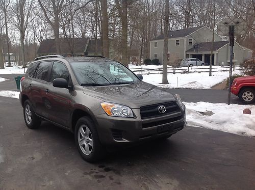 Like new ! factory certified 2009 toyota rav4 4wd low miles