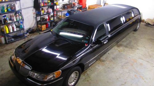 2001 lincoln town car base limousine 4-door 4.6l