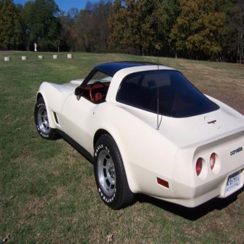 Chevrolet: corvette 2 door coupe t-tops