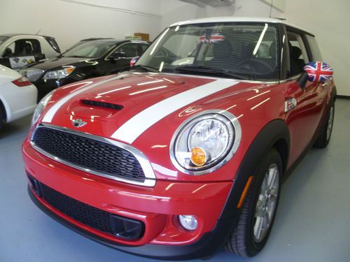 Mini cooper s low miles palm beach car pano roof mint cond no reserve
