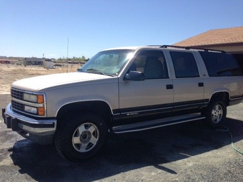 1993 k1500 suburban 4x4 mint condition in&amp;out, new motor w/cam, brand new tires!
