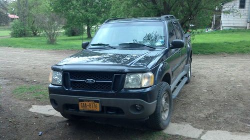 01 ford explorer sport trac hard to get with leather sunroof runs great look