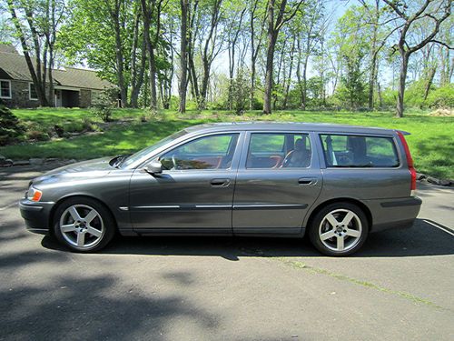 2004 volvo v70 r wagon 4-door 2.5l manual 6 speed and no reserve