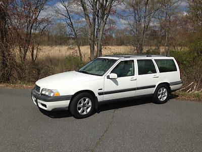 1998 volvo v70 cross-country xc70 awd nr. 25mpg-great cool summer white-sunroof!