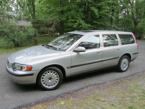 2001 volvo v70 2.4t wagon 4-door,clean autocheck,excellent cond,leather,sunroof