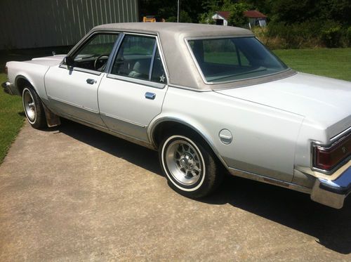 1978 chrysler lebaron 97,000 original owner! beautiful car, excellent condition
