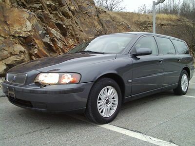 2004 volvo v70 with third row seating!! previously volvo certified pre-owned!!