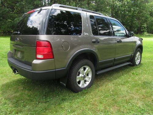 2003 ford explorer 4x4 xlt very nice condition!