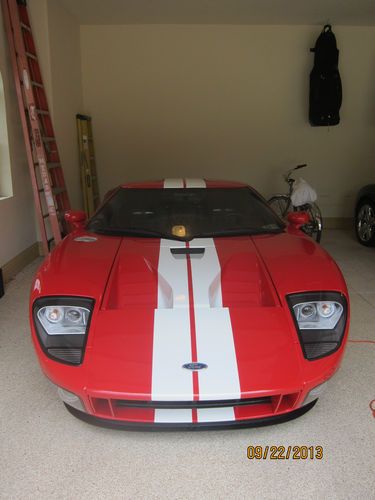 Ford gt40 2005 all options 1 owner 2,996 miles beautiful