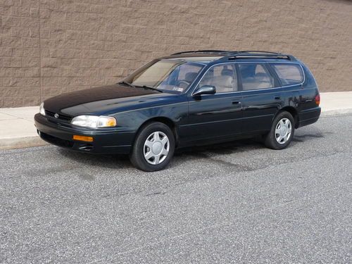 Very clean 1995 toyota camry le wagon 3.0l 3rd row...89k miles