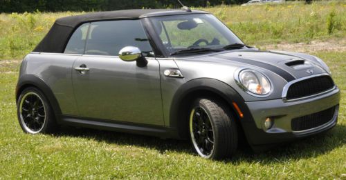 2010 mini cooper s convertible automatic loaded - excellent condition- low miles