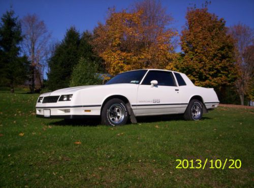 Monte carlo ss white/blue  original with bench seat with arm reast factory