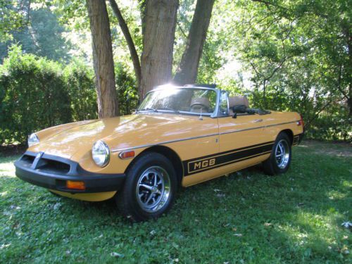 Gorgeous 1977 mgb roadster