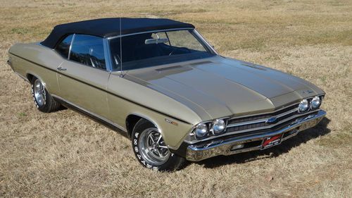1969 chevelle convertible ,great driver, buckets, console,