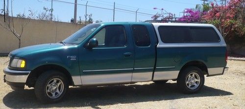Ford f150 xlt ext  cab w/ camper shell  nice truck
