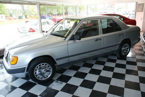 1988 mercedes-benz 260e low mileage. no reserve runs &amp; drives awesome